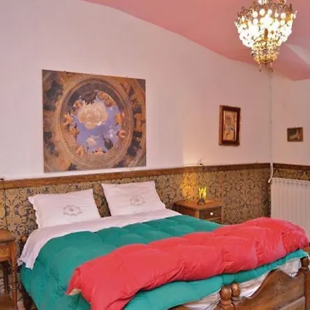 House Historic Royal Nyaraló Belvedere Langhe